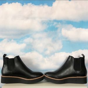 Platform Chelsea boots